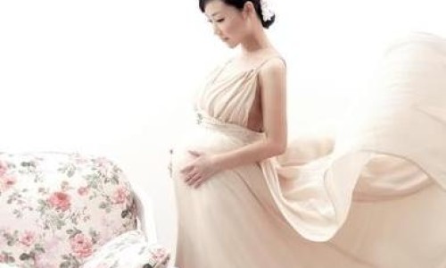 出生头发黑现在越来越黄-出生婴儿头发由黑变黄网 :分享出生婴儿头发由黑变黄正常吗-新生儿头发黑没几天变黄知识